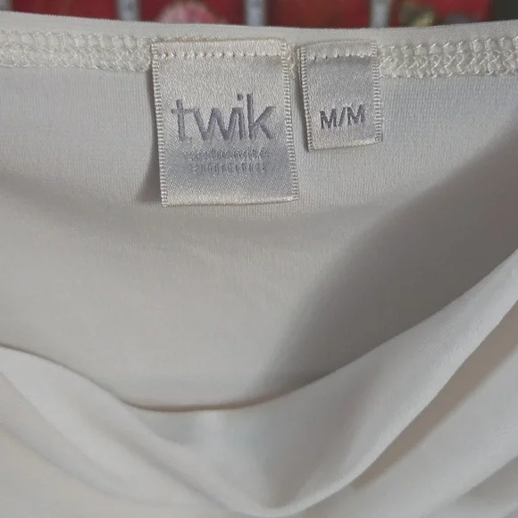 Top - Picture 2 of 2